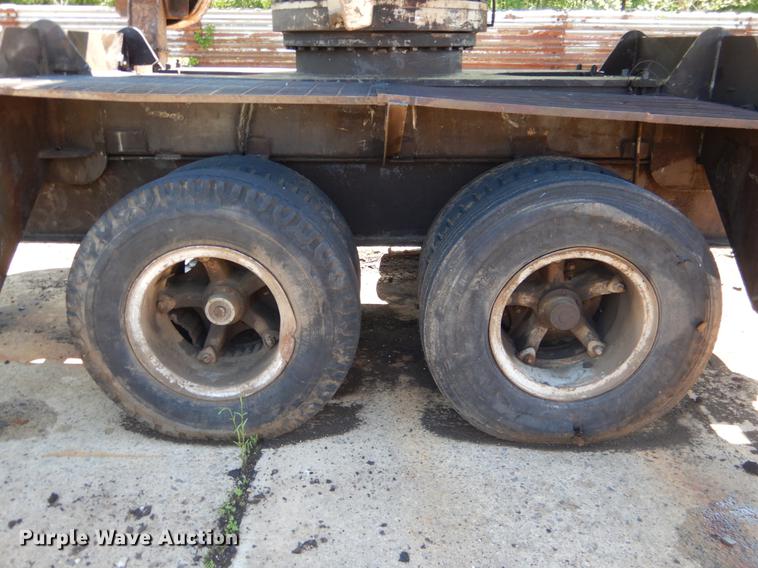 image for item DE3919 1996 Barko 160TRK log loader