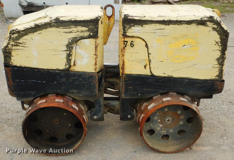 image for item DE3949 2006 Wacker trench compactor