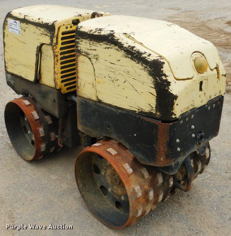 image for item DE3949 2006 Wacker trench compactor