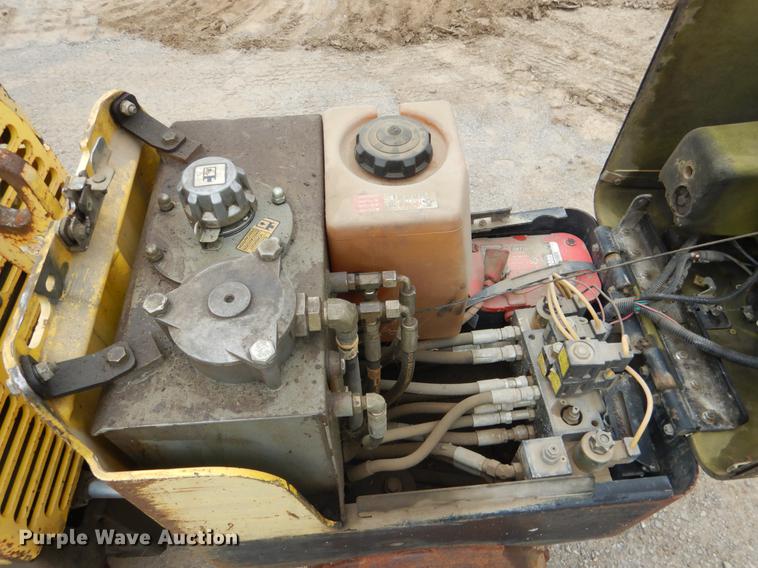 image for item DE3949 2006 Wacker trench compactor
