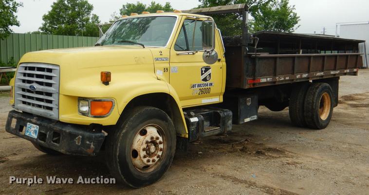 image for item DE3954 1998 Ford F700 dump flatbed truck