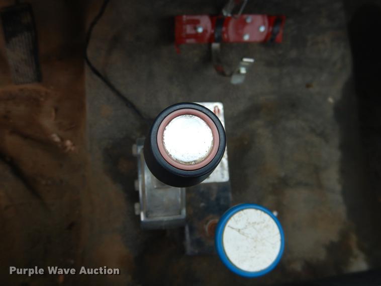 image for item DE3954 1998 Ford F700 dump flatbed truck