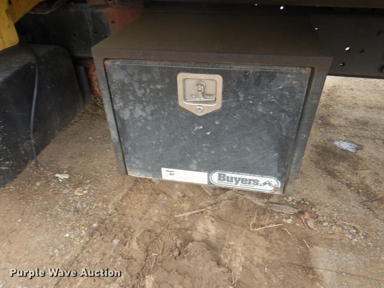 image for item DE3954 1998 Ford F700 dump flatbed truck