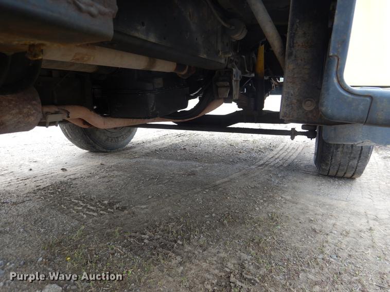 image for item DE3954 1998 Ford F700 dump flatbed truck