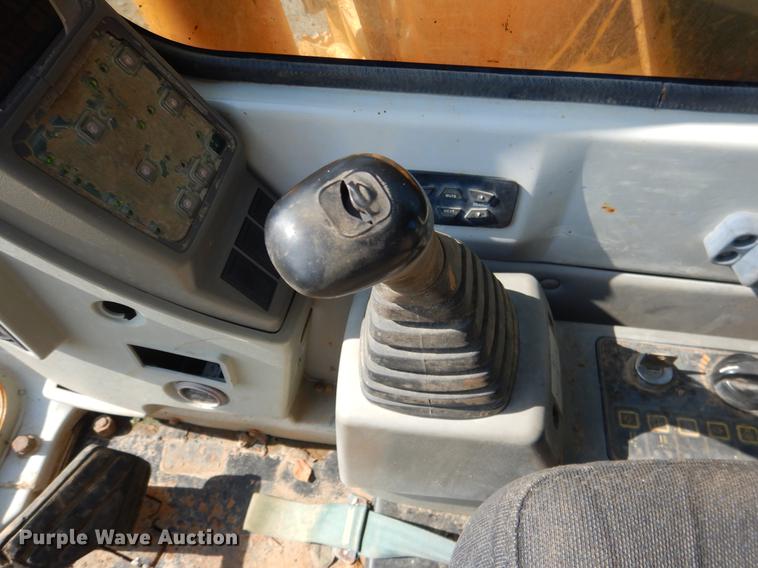 image for item DE3978 2006 Hyundai 140LC-7 excavator