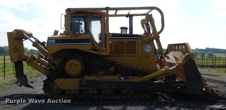 image for item DE3979 1999 Caterpillar D8R dozer