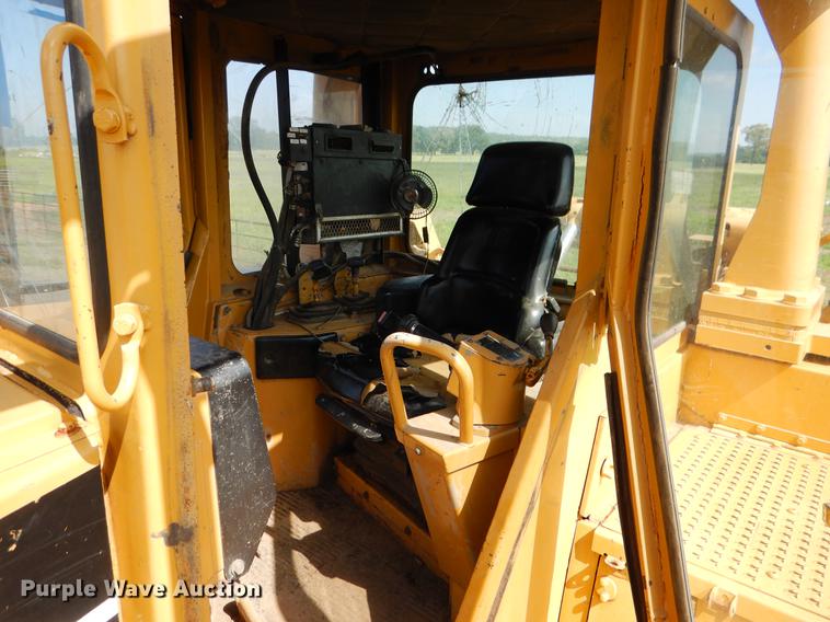 image for item DE3979 1999 Caterpillar D8R dozer