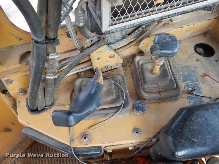 image for item DE3979 1999 Caterpillar D8R dozer