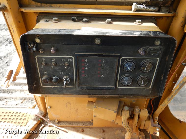 image for item DE3979 1999 Caterpillar D8R dozer