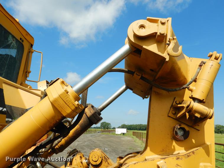 image for item DE3979 1999 Caterpillar D8R dozer