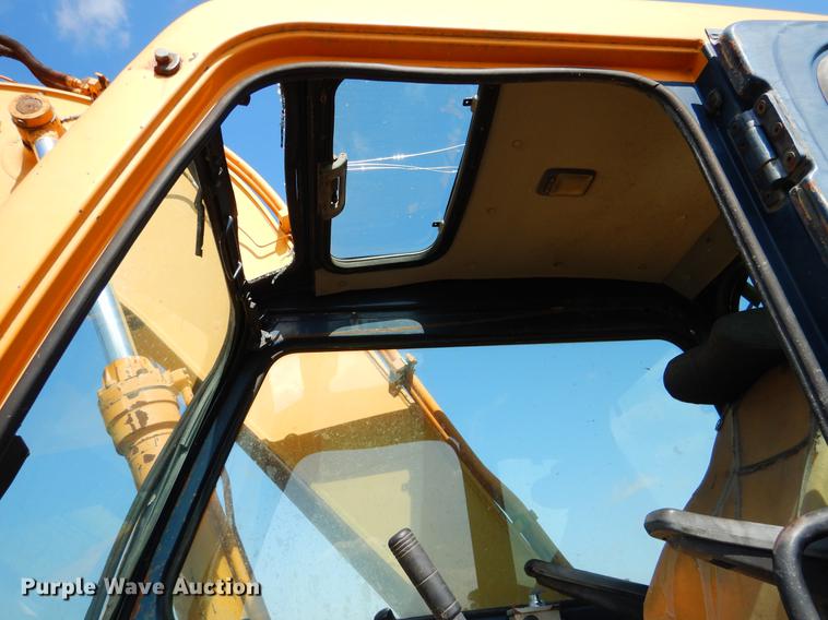 image for item DE3980 1998 Hyundai 210LC excavator