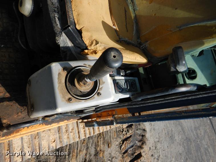 image for item DE3980 1998 Hyundai 210LC excavator