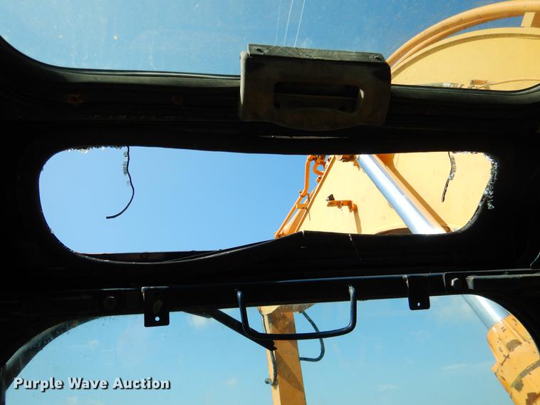 image for item DE3980 1998 Hyundai 210LC excavator