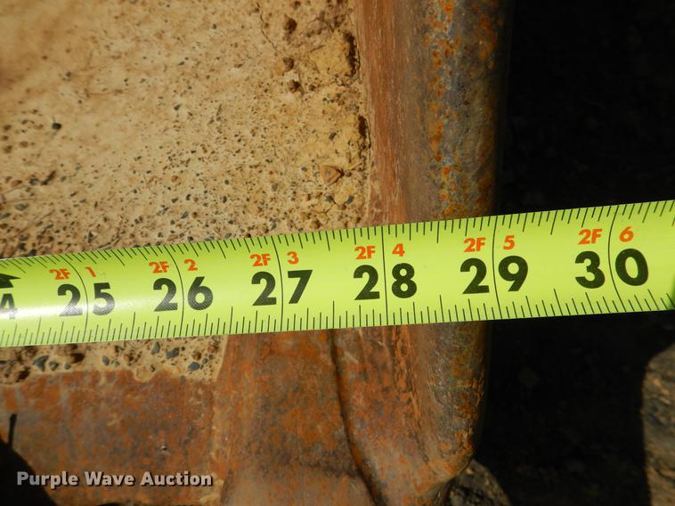 image for item DE3980 1998 Hyundai 210LC excavator