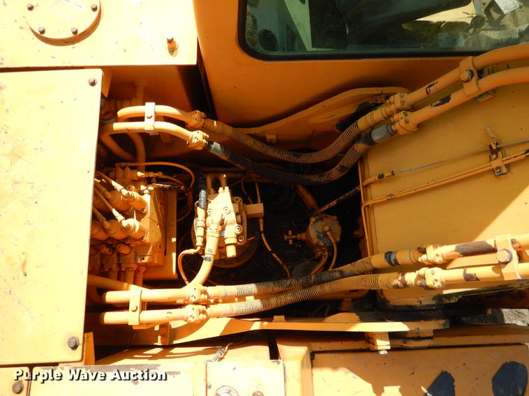 image for item DE3980 1998 Hyundai 210LC excavator