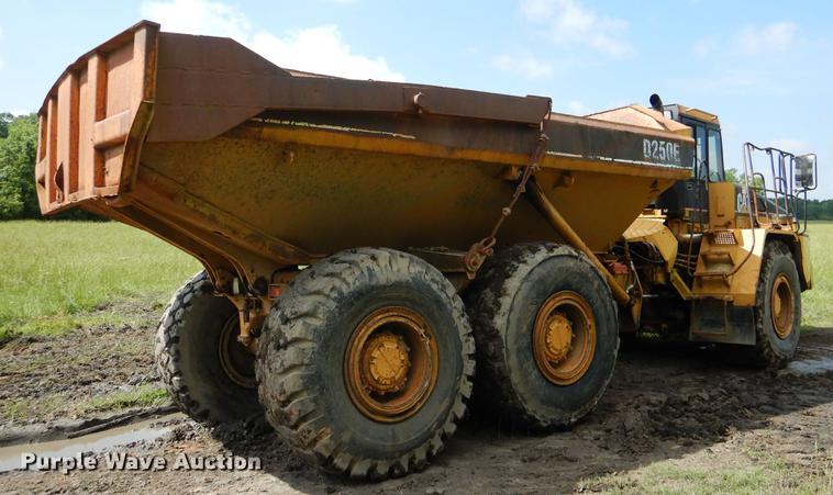 image for item DE3984 Caterpillar D250E articulated haul truck