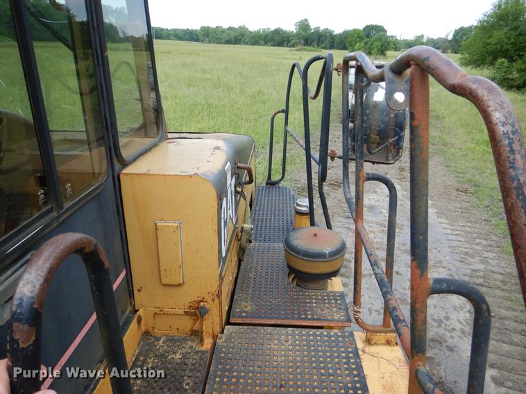 image for item DE3984 Caterpillar D250E articulated haul truck