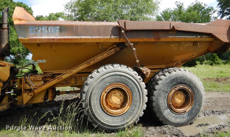 image for item DE3984 Caterpillar D250E articulated haul truck