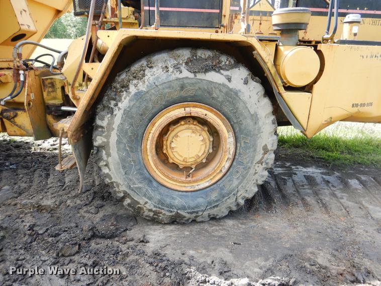 image for item DE3984 Caterpillar D250E articulated haul truck