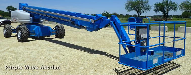image for item DE5353 2002 Genie S125 boom lift