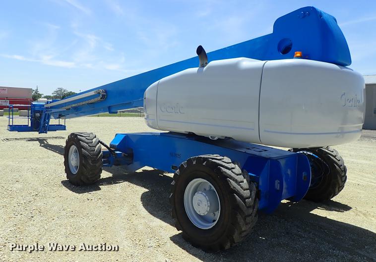 image for item DE5353 2002 Genie S125 boom lift