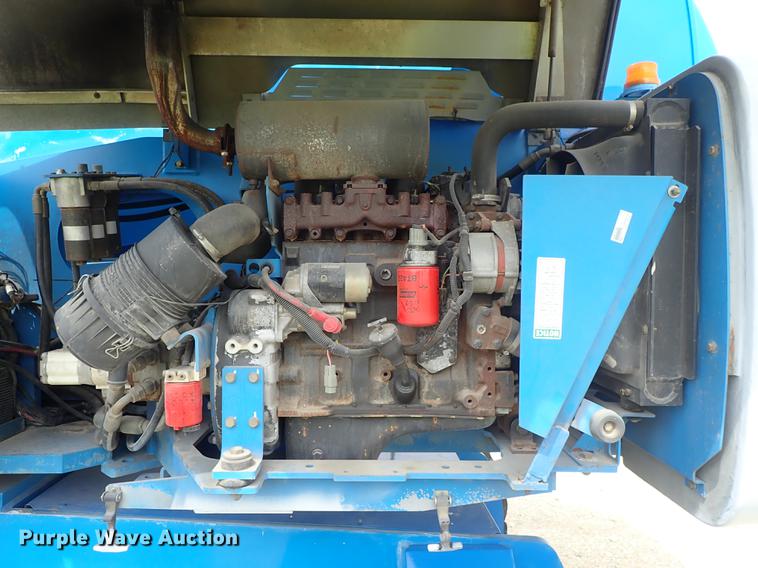 image for item DE5353 2002 Genie S125 boom lift