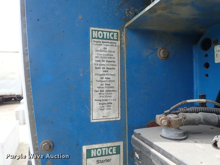 image for item DE5353 2002 Genie S125 boom lift