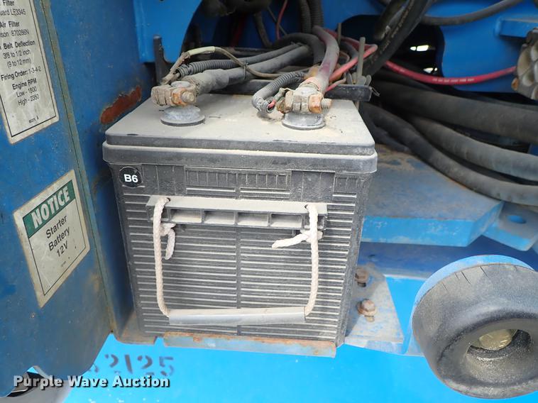 image for item DE5353 2002 Genie S125 boom lift