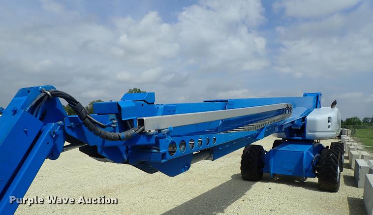 image for item DE5353 2002 Genie S125 boom lift