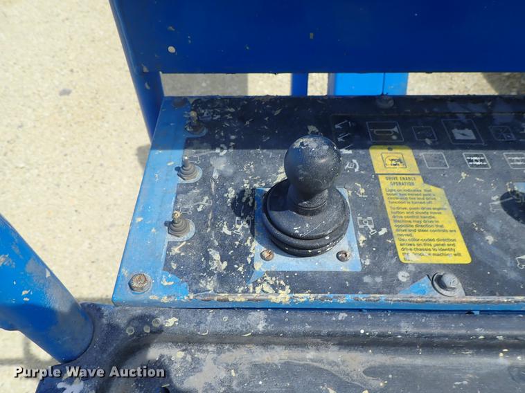 image for item DE5353 2002 Genie S125 boom lift