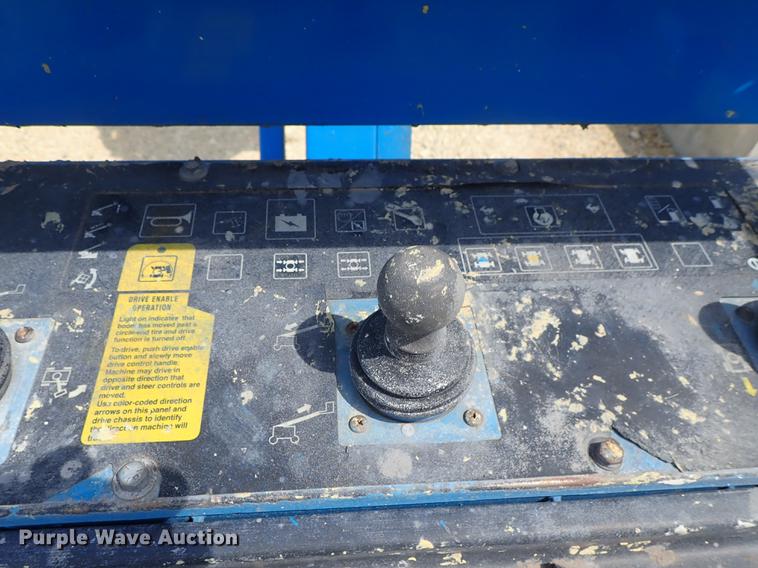 image for item DE5353 2002 Genie S125 boom lift