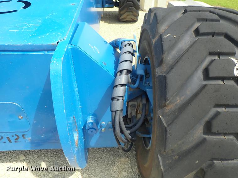 image for item DE5353 2002 Genie S125 boom lift