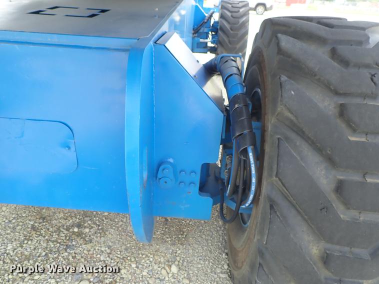 image for item DE5353 2002 Genie S125 boom lift