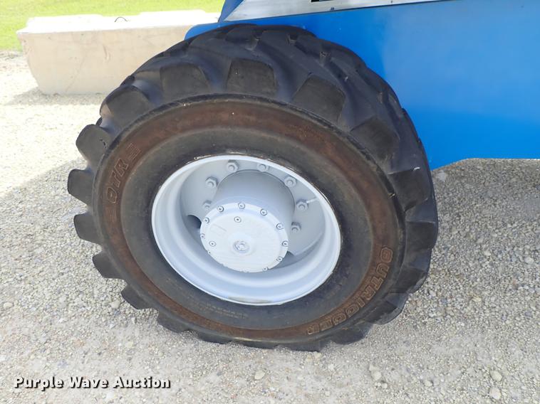 image for item DE5353 2002 Genie S125 boom lift