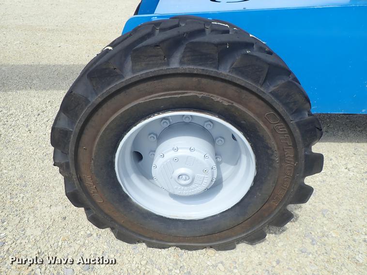 image for item DE5353 2002 Genie S125 boom lift