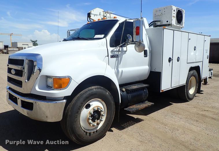 image for item DE5364 2008 Ford F750 Super Duty service truck with crane