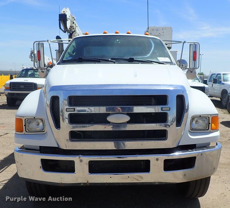 image for item DE5364 2008 Ford F750 Super Duty service truck with crane
