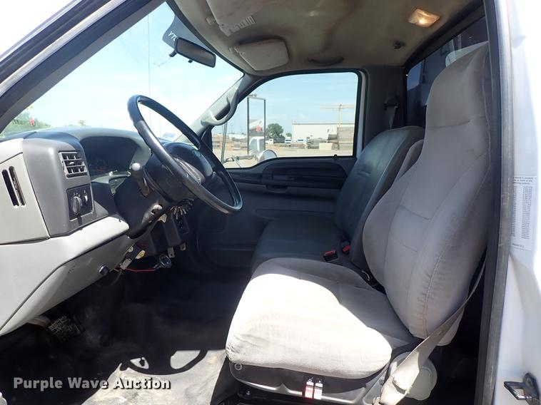 image for item DE5364 2008 Ford F750 Super Duty service truck with crane