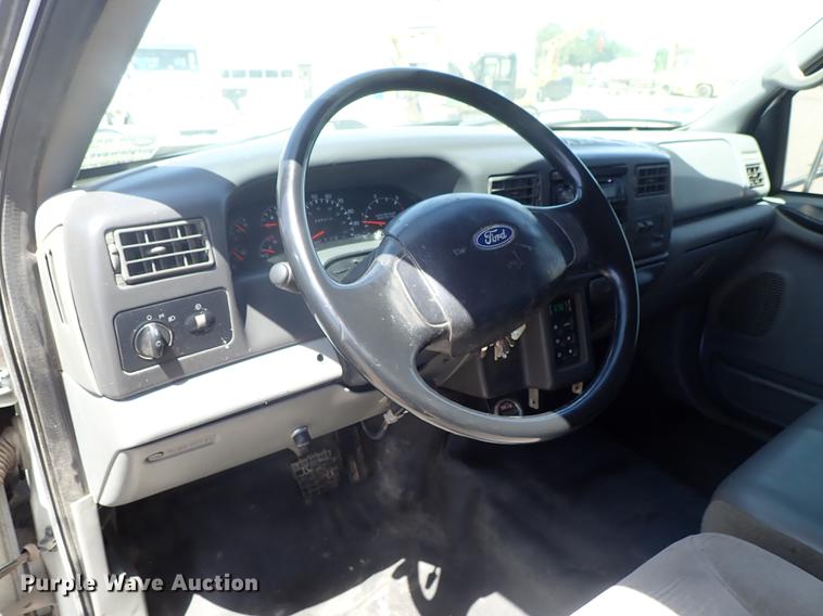 image for item DE5364 2008 Ford F750 Super Duty service truck with crane