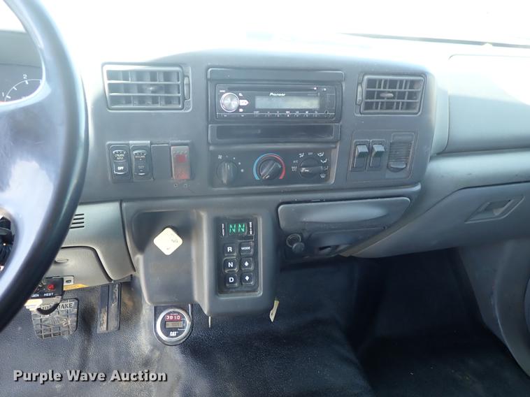 image for item DE5364 2008 Ford F750 Super Duty service truck with crane