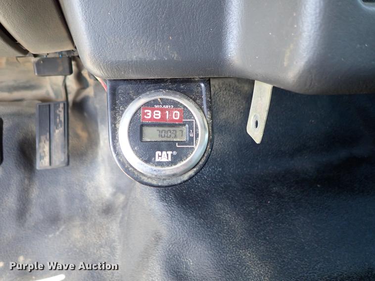 image for item DE5364 2008 Ford F750 Super Duty service truck with crane