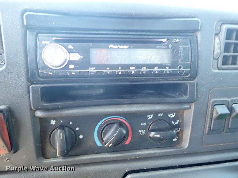 image for item DE5364 2008 Ford F750 Super Duty service truck with crane