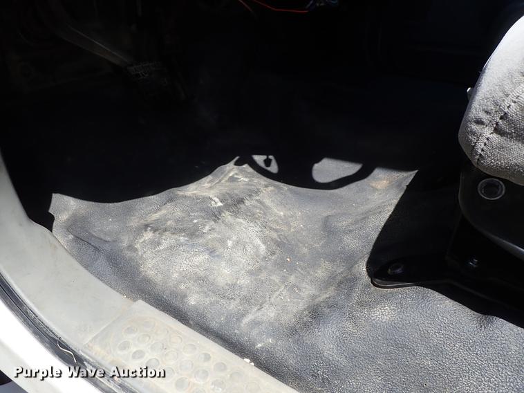 image for item DE5364 2008 Ford F750 Super Duty service truck with crane