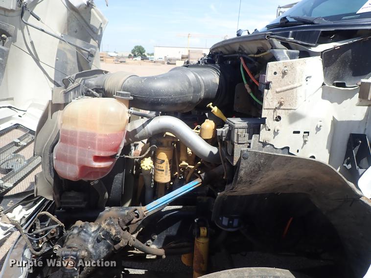 image for item DE5364 2008 Ford F750 Super Duty service truck with crane