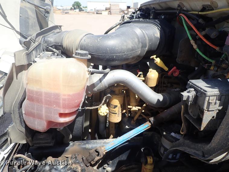 image for item DE5364 2008 Ford F750 Super Duty service truck with crane