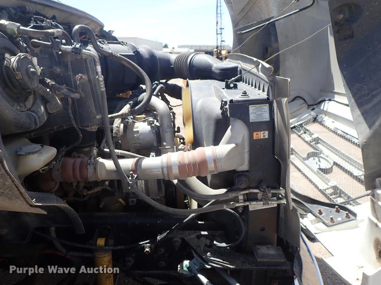 image for item DE5364 2008 Ford F750 Super Duty service truck with crane