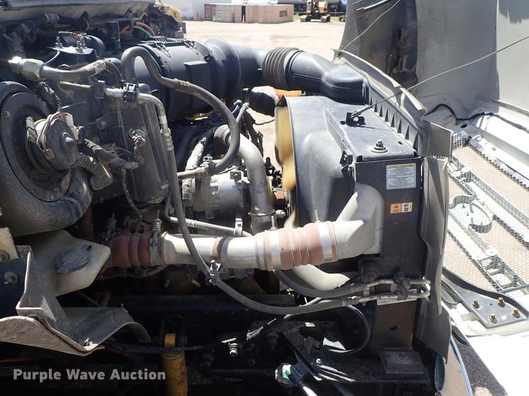 image for item DE5364 2008 Ford F750 Super Duty service truck with crane