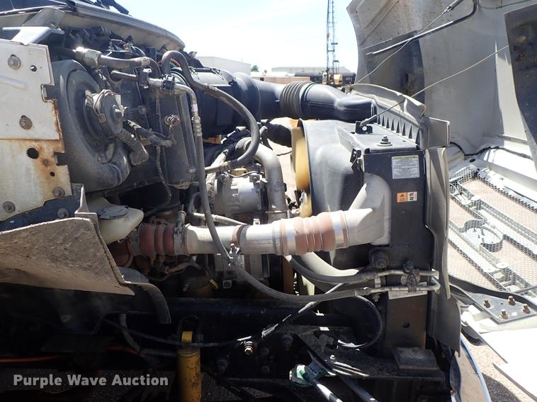 image for item DE5364 2008 Ford F750 Super Duty service truck with crane