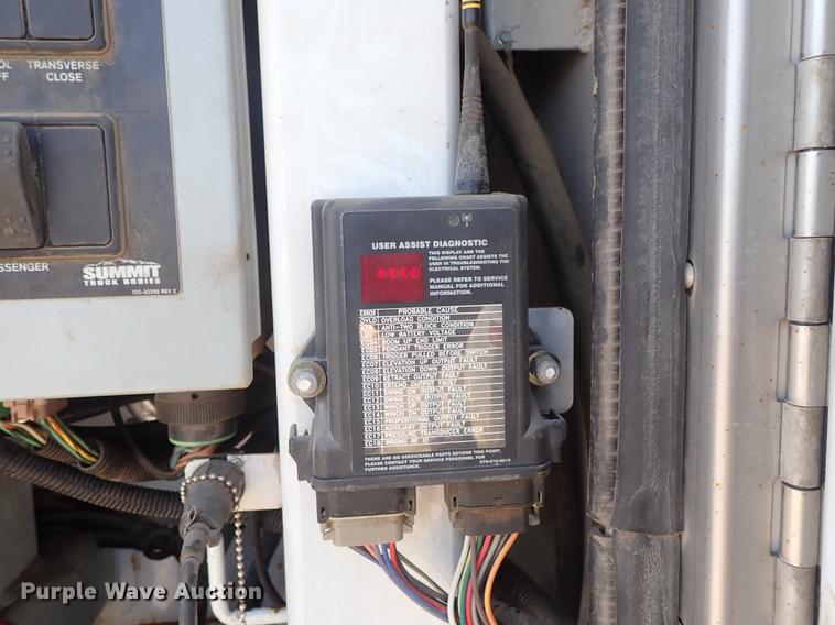 image for item DE5364 2008 Ford F750 Super Duty service truck with crane