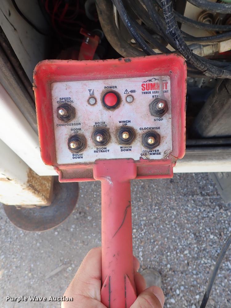 image for item DE5364 2008 Ford F750 Super Duty service truck with crane